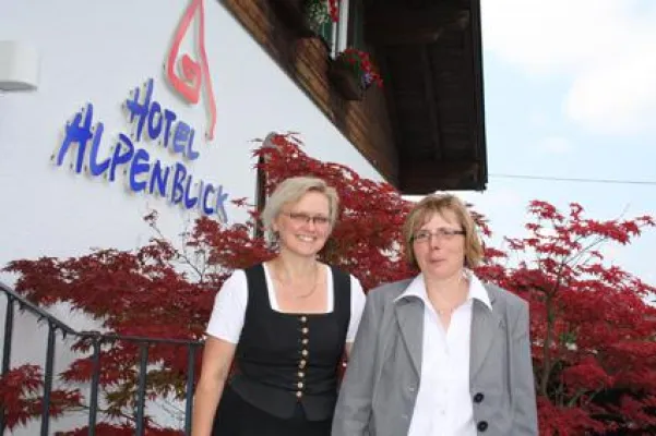 Bei den Besten: Platz 3 für das Hotel Alpenblick Ohlstadt Bild: Bei den Besten: Platz 3 für das Hotel Alpenblick Ohlstadt