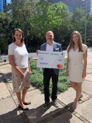 Bild: Mastercard spendet mehr als 10.000 Euro an die Stiftung Kinderzukunft