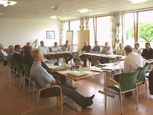 Bild: Modulhandbuch, Prüfungsordnung und österreichische Kultur