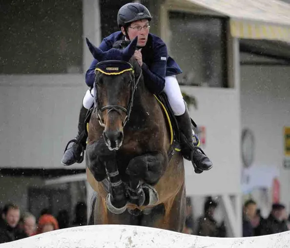 „Preis der Firma GEZE GmbH“ beim 14. Hohenzollern Reitturnier – GEZE Team für German Masters qualifiziert Bild: „Preis der Firma GEZE GmbH“ beim 14. Hohenzollern Reitturnier – GEZE Team für German Masters qualifiziert