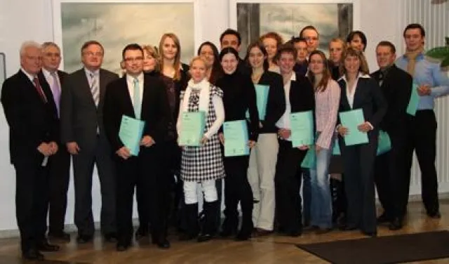 Bild: Mit neuem Wissen in der Versicherungsbranche punkten