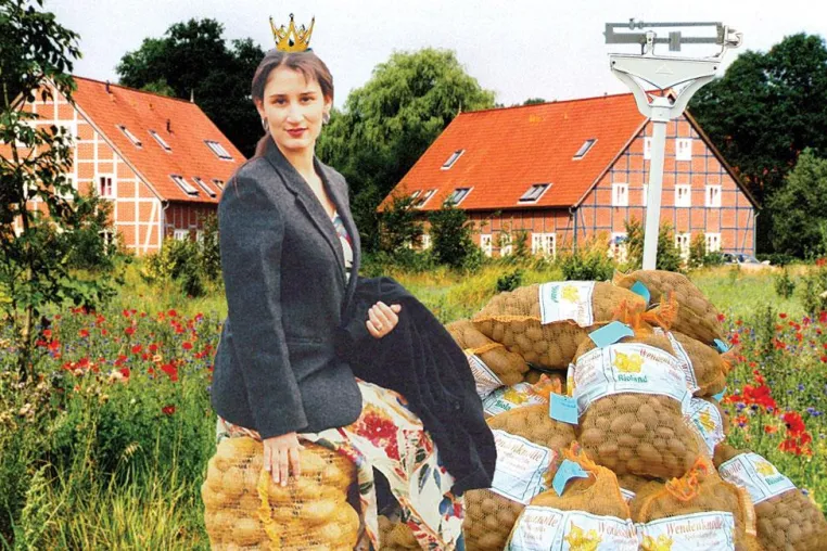 Der Knüller zum Ablauf des Jahr der Kartoffel im Kartoffel-Hotel - Sprit sparen - „Tanken“ mit Kartoffeln Bild: Der Knüller zum Ablauf des Jahr der Kartoffel im Kartoffel-Hotel - Sprit sparen - „Tanken“ mit Kartoffeln