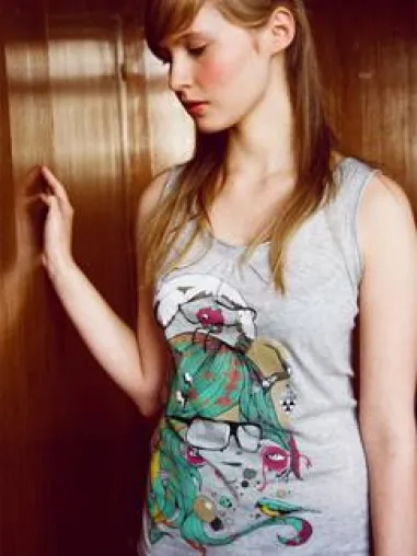 laFraise startet mit eigener Shirt-Kollektion Bild: laFraise startet mit eigener Shirt-Kollektion