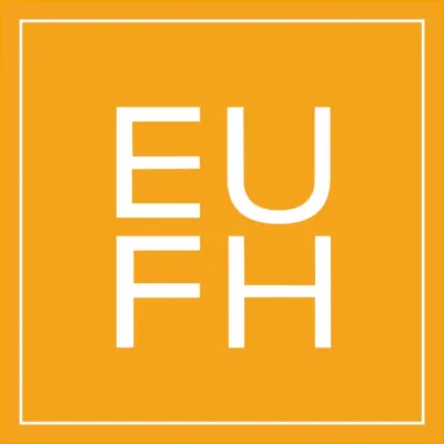 Hereinspaziert durchs offene Campustor Bild: Hereinspaziert durchs offene Campustor