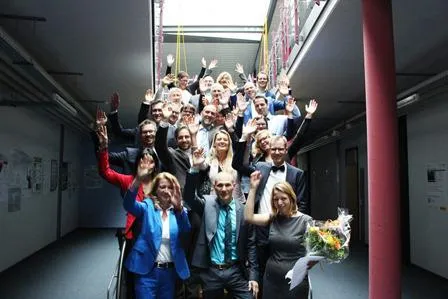 Bild: 100. Absolventin im Fernstudiengang MBA Marketing-Management