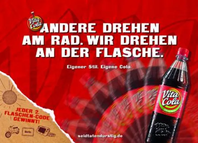Bild: VITA COLA dreht nicht am Rad – aber an der Flasche