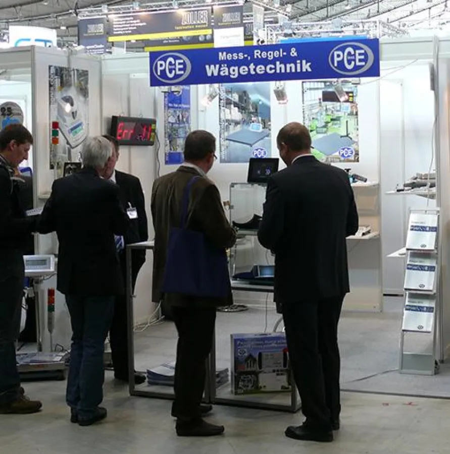PCE-Deutschland GmbH mit Messestand in Stuttgart
