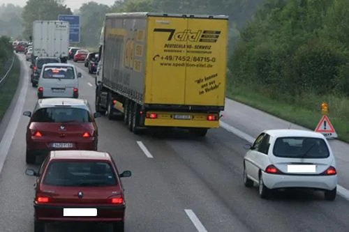 Bild: Rückreisewelle mit Staus und Behinderungen