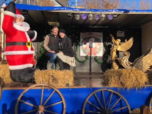 Schoko-Nikoläuse für Kinder auf dem Adventsmarkt Altenessen Bild: Schoko-Nikoläuse für Kinder auf dem Adventsmarkt Altenessen