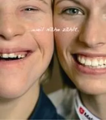 Bild: Malteser setzen auf Nähe - Unterstützung von NRW Ministerpäsident Rüttgers