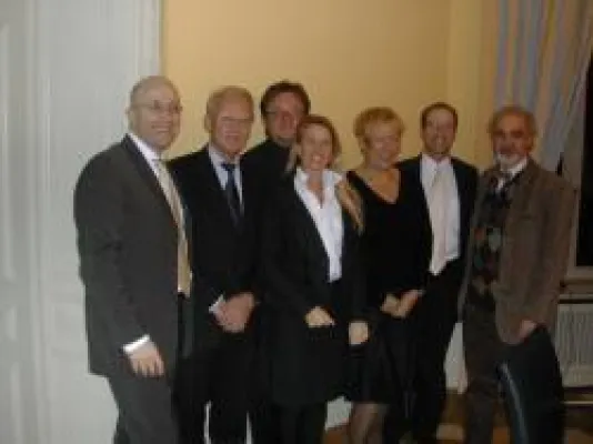 Deutsche Implantat Stiftung e.V. lädt wg„WELT RHEUMA TAG“ zur kostenfreien Experten Telefonsprechstunde ein Bild: Deutsche Implantat Stiftung e.V. lädt wg„WELT RHEUMA TAG“ zur kostenfreien Experten Telefonsprechstunde ein