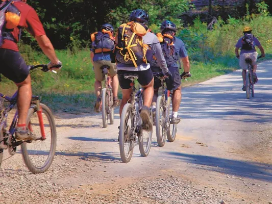 Bild: Mit dem Fahrrad rund 300 Kilometer quer durch Kuba