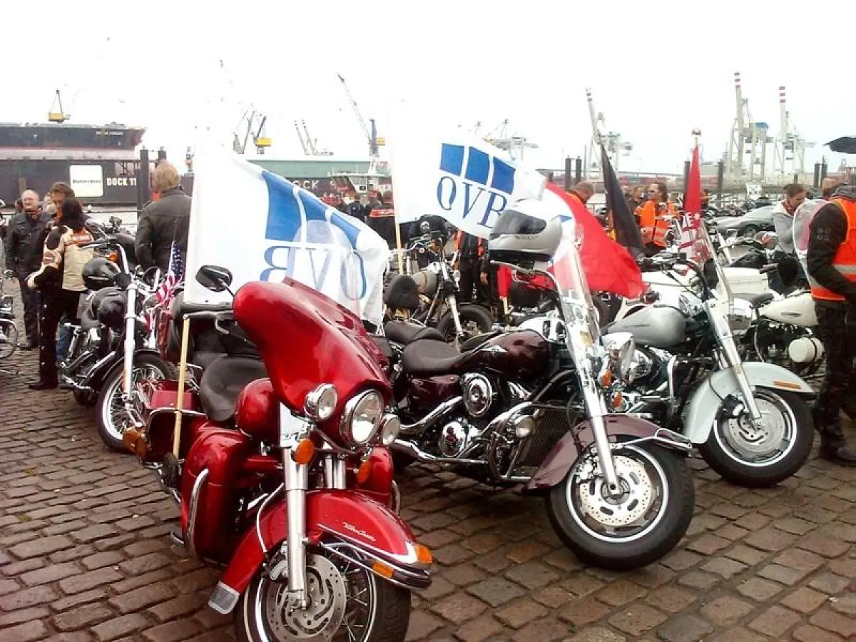 OVB-Landesdirektion Kreye spendet bei der Hamburger 