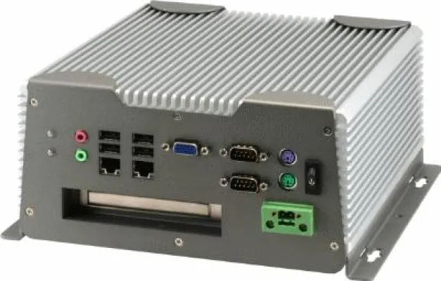 Bild: AEC-6872- lüfterloses Embedded-System für maximale Leistung