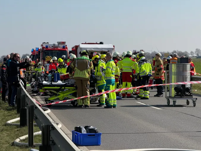 Digitale Unterstützung bei Einsätzen: rescueTABLET flächendeckend bei Großübung im Kreis Heinsberg im Einsatz Bild: Digitale Unterstützung bei Einsätzen: rescueTABLET flächendeckend bei Großübung im Kreis Heinsberg im Einsatz