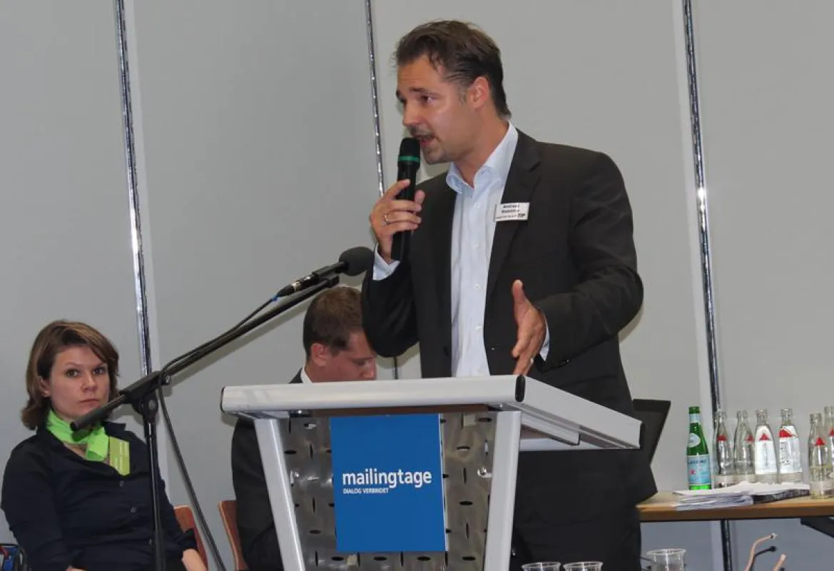 Geschäftsführer Andreas Riekötter beim Vortrag