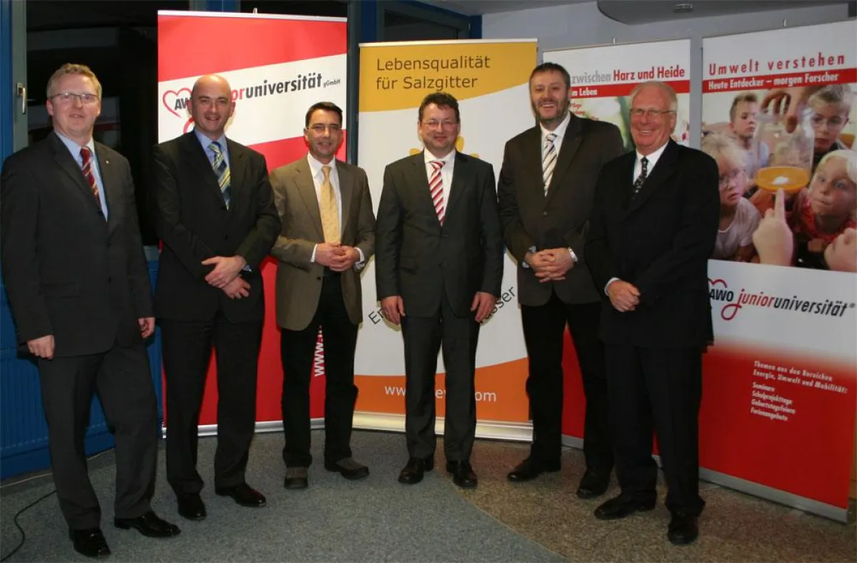 Auf dem Empfang zum Programmstart der AWO-Junioruniversität von links: Falk Hensel, Rainer Krause (WEVG), Salzgitters Bürgermeister, Herrmann Eppers, Torsten Zink (WEVG), Dirk Bitterberg, Prof. Dr. Ka