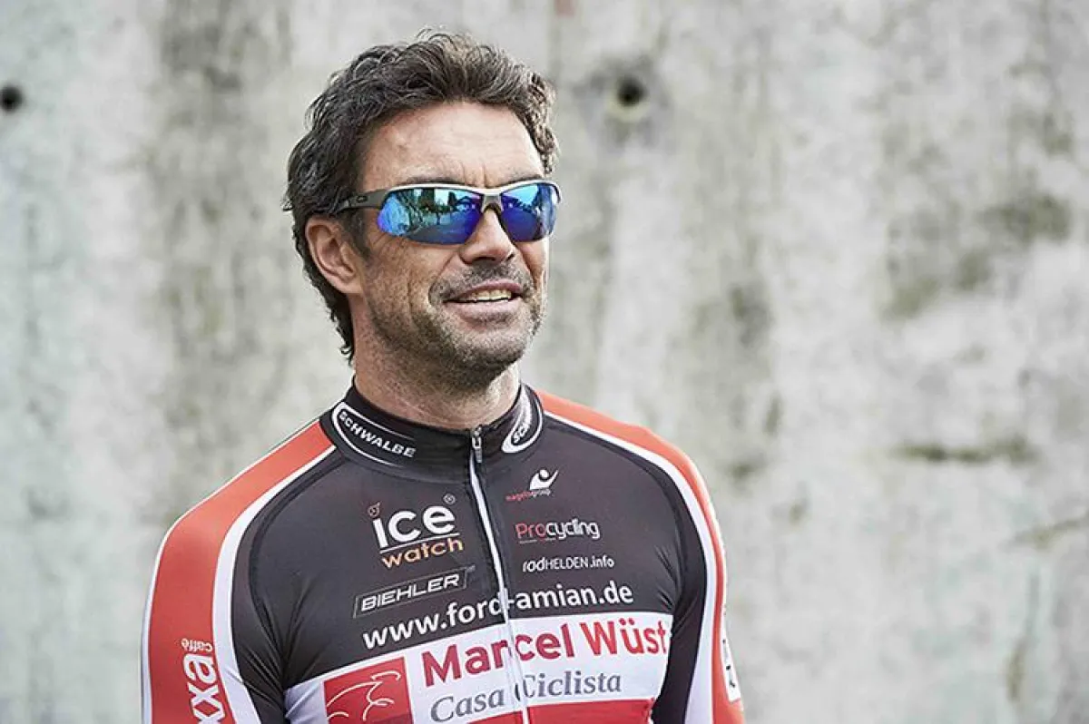 Marcel Wüst trägt Pro Active 905 Farbe gun