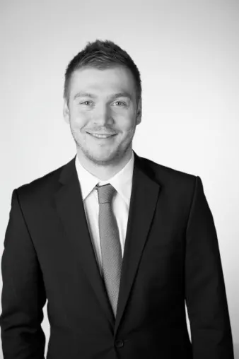 Bild: Robin Gröner leitet Business Development der DialogFeld Communication Group.