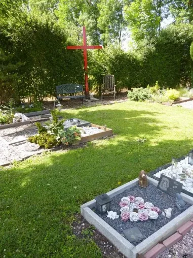 Tierfriedhof München bei Hallbergmoos , jetzt seit 14 Jahren Bild: Tierfriedhof München bei Hallbergmoos , jetzt seit 14 Jahren