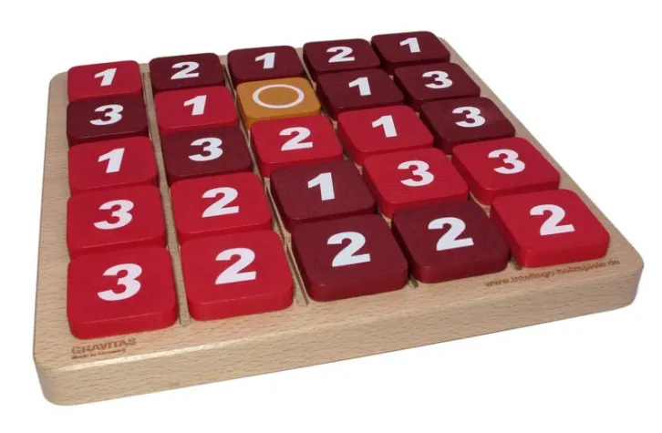 Bild: Spielwarenmesse: intellego holzspiele am Sonderstand Toys4Teens