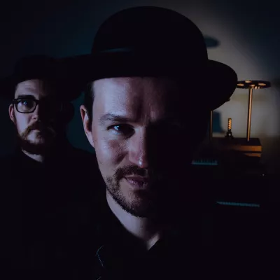 Indietronic Time Travel Duo NORÐIR's neue Single „How To Sail Your Ship (2077)“ - 14. Januar 2022 Bild: Indietronic Time Travel Duo NORÐIR's neue Single „How To Sail Your Ship (2077)“ - 14. Januar 2022