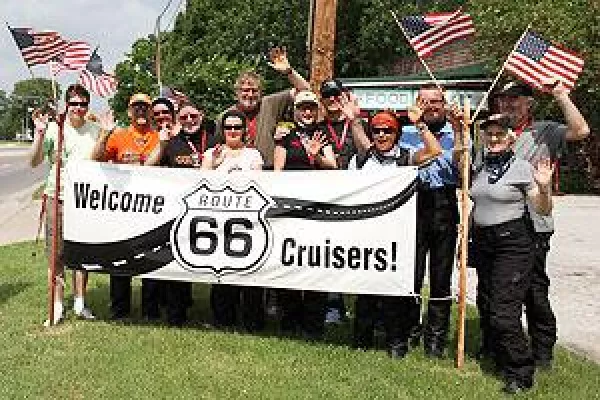 Bild: Mit der Harley-Davidson auf der "Mother Road"