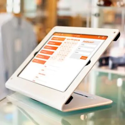 Sternjakob ist neuer Industriepartner von storeplus Bild: Sternjakob ist neuer Industriepartner von storeplus