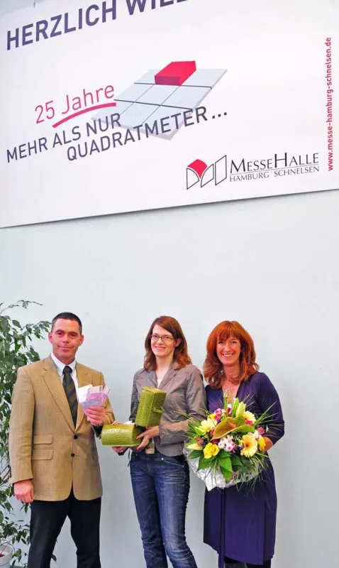 Übergabe der Spende von 1.700 Euro an Dunkelziffer e.V.