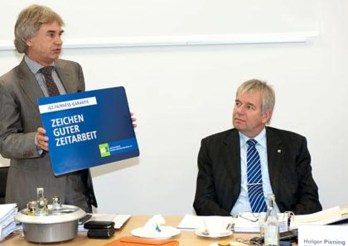 Zeichen guter Zeitarbeit: Der iGZ-Bundesvorstand empfiehlt die Entlohnung nach iGZ-DGB-Tarifvertrag