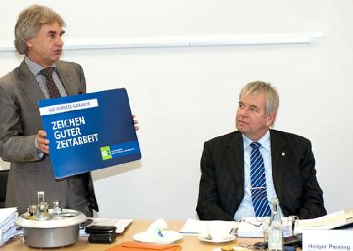 Zeichen guter Zeitarbeit: Der iGZ-Bundesvorstand empfiehlt die Entlohnung nach iGZ-DGB-Tarifvertrag