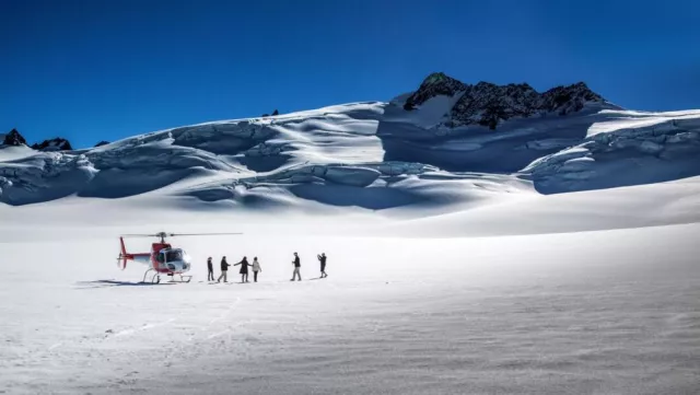 Bild: Neuseelands Schönheit mit dem Helikopter bewundern