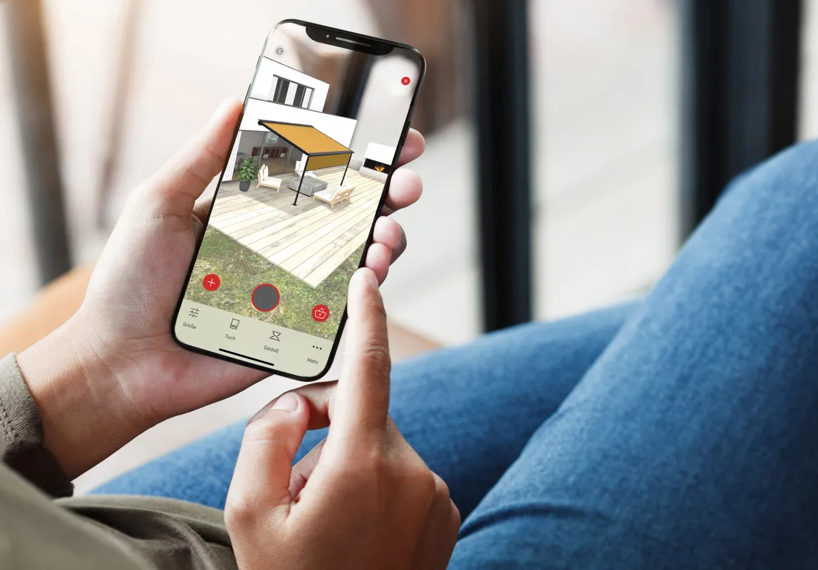 Mit der Augmented Reality App von markilux lässt sich eine Markise schnell und einfach konfigurieren (© markilux)