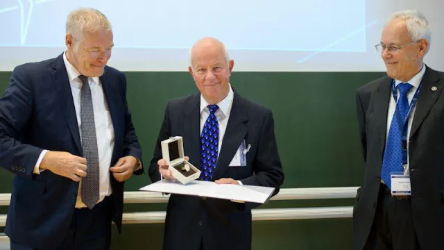 Ludwig-Prandtl-Ring 2017 geht an Prof. Dr. Helmut E. Sobieczky Bild: Ludwig-Prandtl-Ring 2017 geht an Prof. Dr. Helmut E. Sobieczky