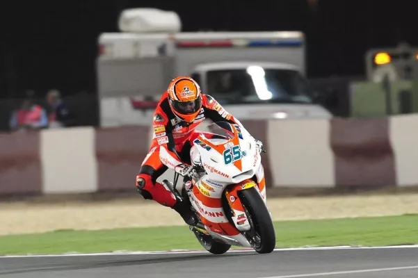 Bild: Teamsponsor NGK Spark Plug Europe gratuliert Moto2-Pilot Stefan Bradl