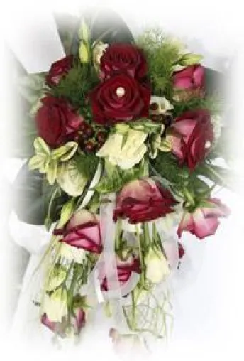prachtvoller Autoschmuck für ein Hochzeitsauto Bild: prachtvoller Autoschmuck für ein Hochzeitsauto