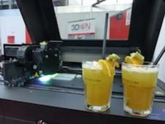 Bild: 3DION-Bar als Kommunikationslounge und Schnittstelle zwischen Industrien