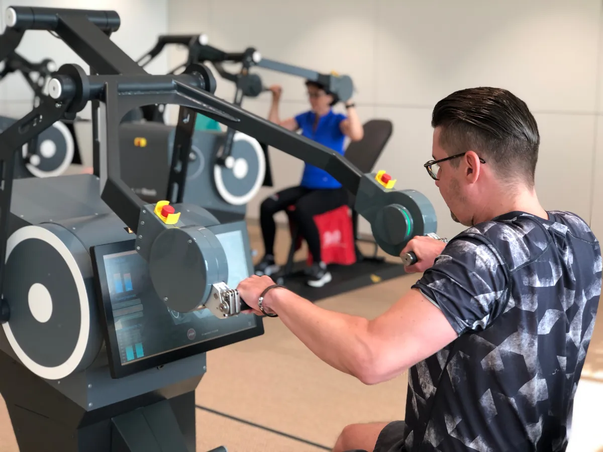Vielseitiges Krafttraining mit Sparkfield Core (© Sparkfield GmbH)
