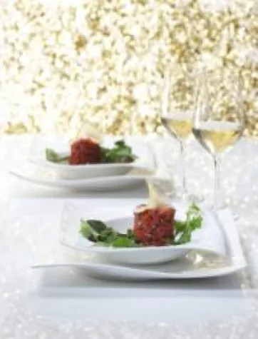 Bild: CHRISTMAS DINNER: FESTLICH AUFGETISCHT MIT MOTION