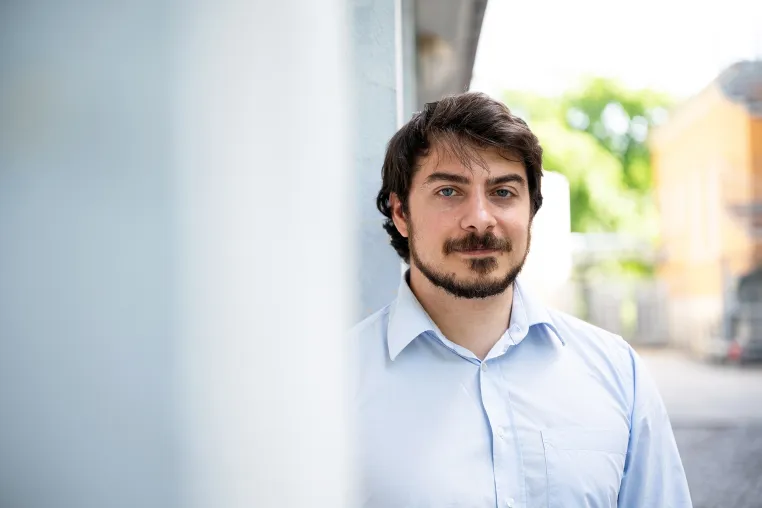 Bild: Die faszinierende Physik der Schwarzen Löcher     