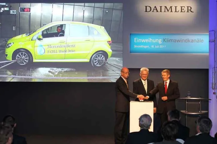 Daimler: b&b bei Einweihung von zwei neuen Klima-Windkanälen im Einsatz Bild: Daimler: b&b bei Einweihung von zwei neuen Klima-Windkanälen im Einsatz