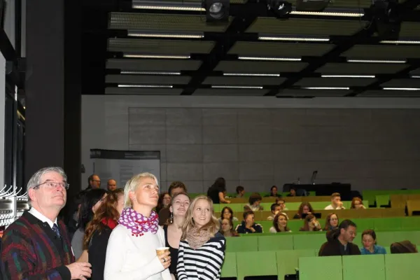 Bild: Live-Übertragung der US-Wahl-Ergebnisse lockte Frühaufsteher ins Wernigeröder AudiMax der Hochschule Harz