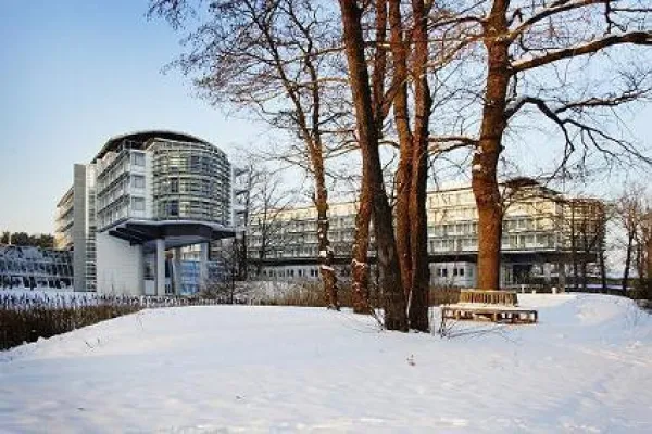 Bild: Drei Partyknaller getrost dem Motto „Rokoko trifft Moderne“