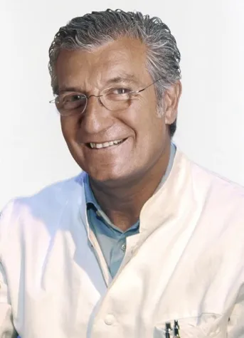 Langzeitanalyse von renommiertem Rückenexperten - Über 80 % aller Bandscheiben-OPs medizinisch überflüssig Bild: Langzeitanalyse von renommiertem Rückenexperten - Über 80 % aller Bandscheiben-OPs medizinisch überflüssig