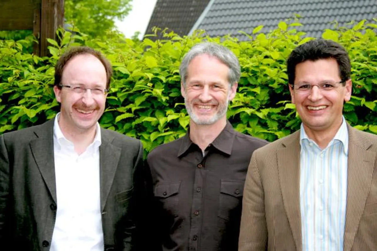 Von links: Thomas Wallau, Jürgen Novotny, Hennefs Bürgermeister Klaus Pipke