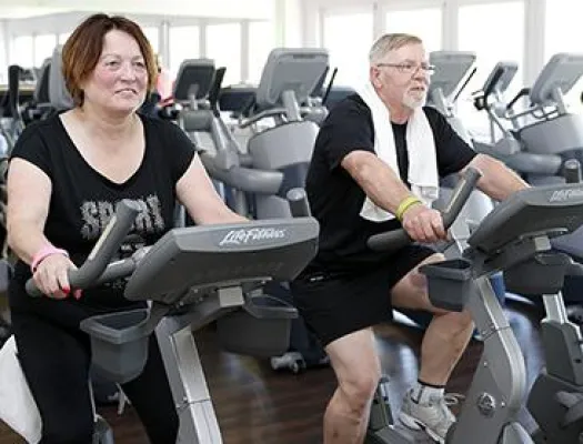 Bild: Der Aktiv-Sportpark Moers hat Angebote für alle Generationen – Immer mehr Senioren setzen auf Bewegung