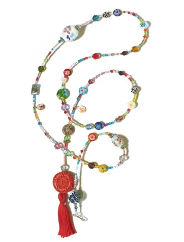 ManiaMia: Der neue Schmuck, der die Sinne erregt Bild: ManiaMia: Der neue Schmuck, der die Sinne erregt