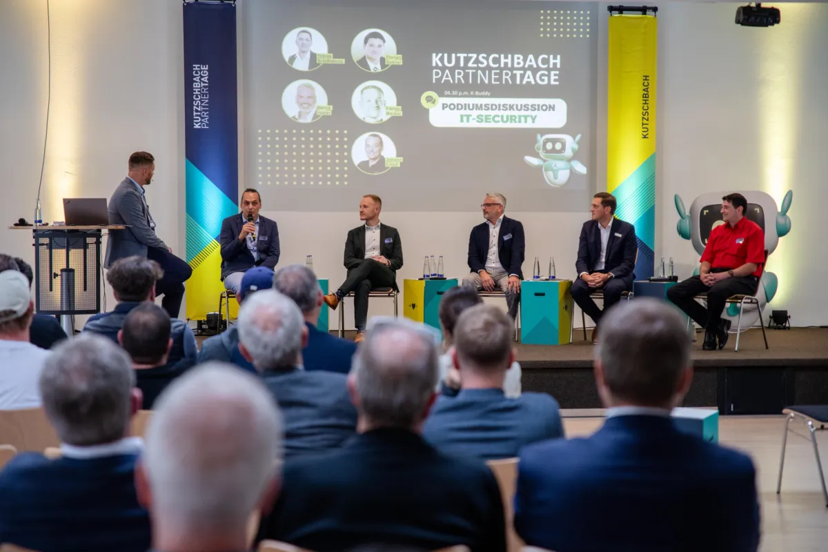 Podiumsdiskussion IT-Security mit verschiedenen Sichtweisen auf das Thema (© Lara Wiedemann)