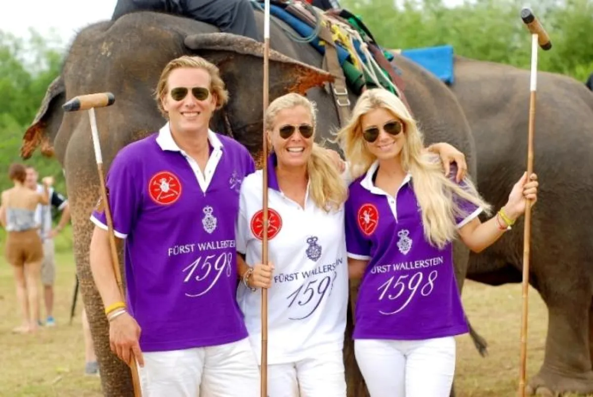 Familie zu Oettingen-Wallerstein beim Elefantenpolo