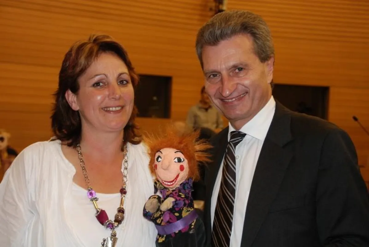 [theater] Dimbeldu Birgit Hertfelder und Ministerpräsident Günther Oettinger